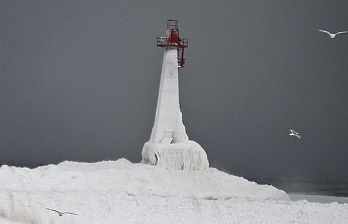 அமெரிக்காவில் உறையவைக்கும் பனி: 21 பேர் பலி